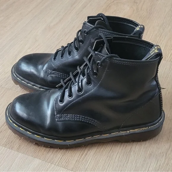 Vintage Dr. Martens 6 Eyelet Boots MIE SOLD SOLD - Picture 2 of 6